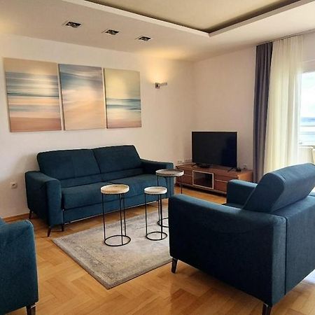Sea View- Spacious Apartment With Shared Pool Split Exterior foto