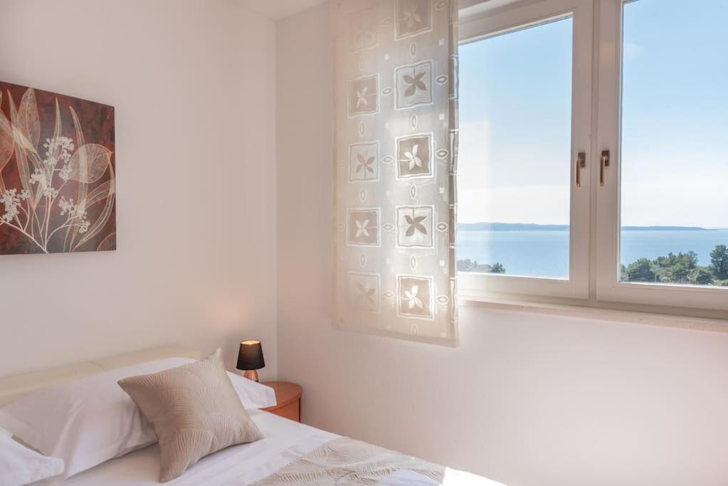 Sea View- Spacious Apartment With Shared Pool Split Exterior foto