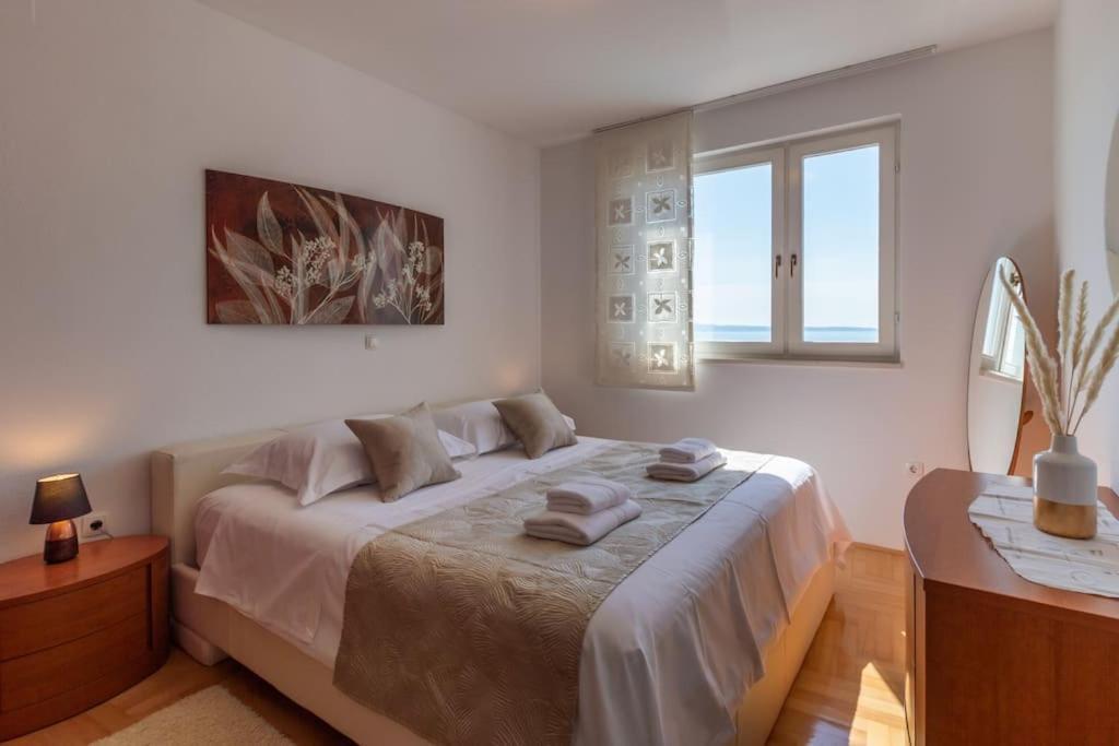Sea View- Spacious Apartment With Shared Pool Split Exterior foto