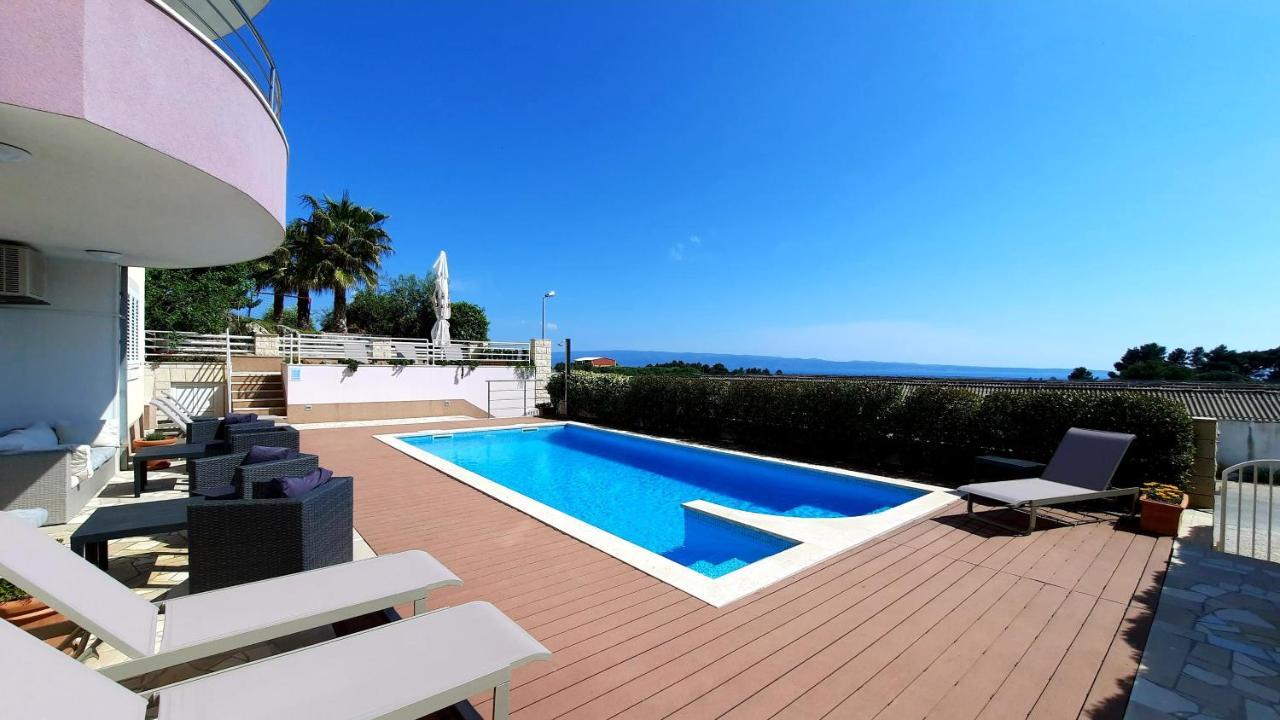 Sea View- Spacious Apartment With Shared Pool Split Exterior foto