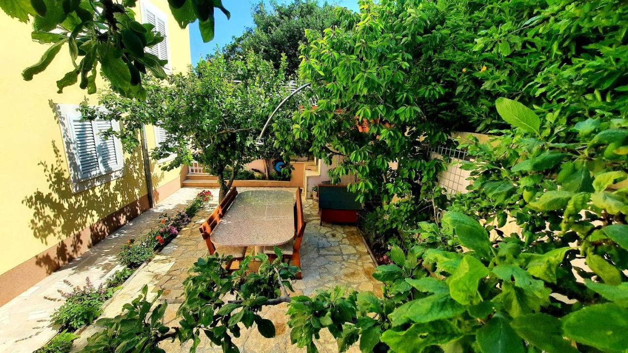 Sea View- Spacious Apartment With Shared Pool Split Exterior foto