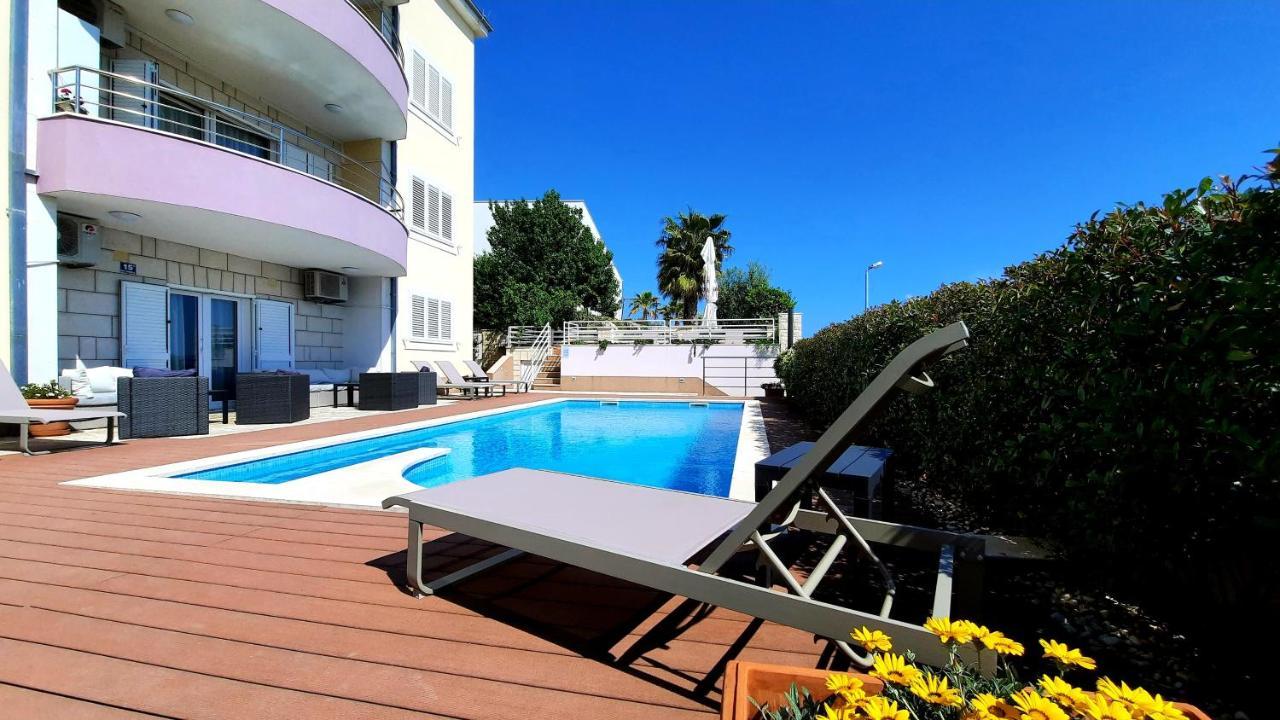 Sea View- Spacious Apartment With Shared Pool Split Exterior foto