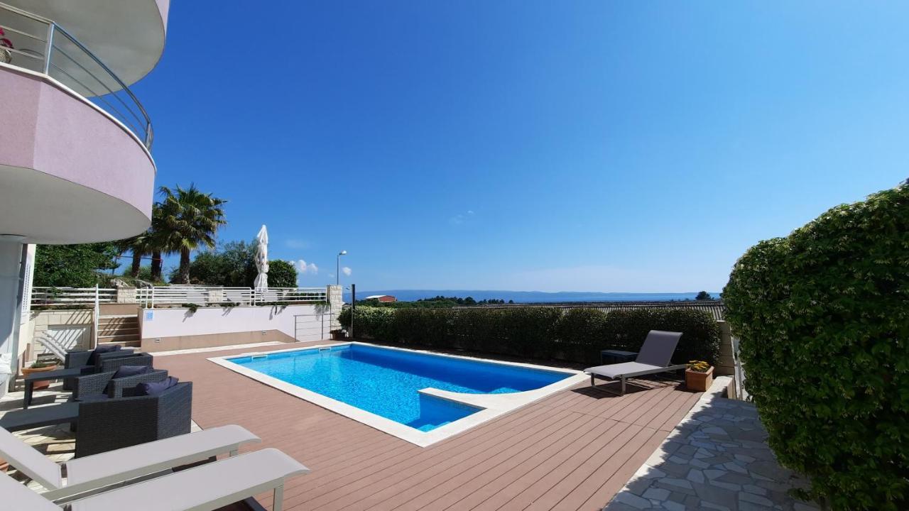 Sea View- Spacious Apartment With Shared Pool Split Exterior foto